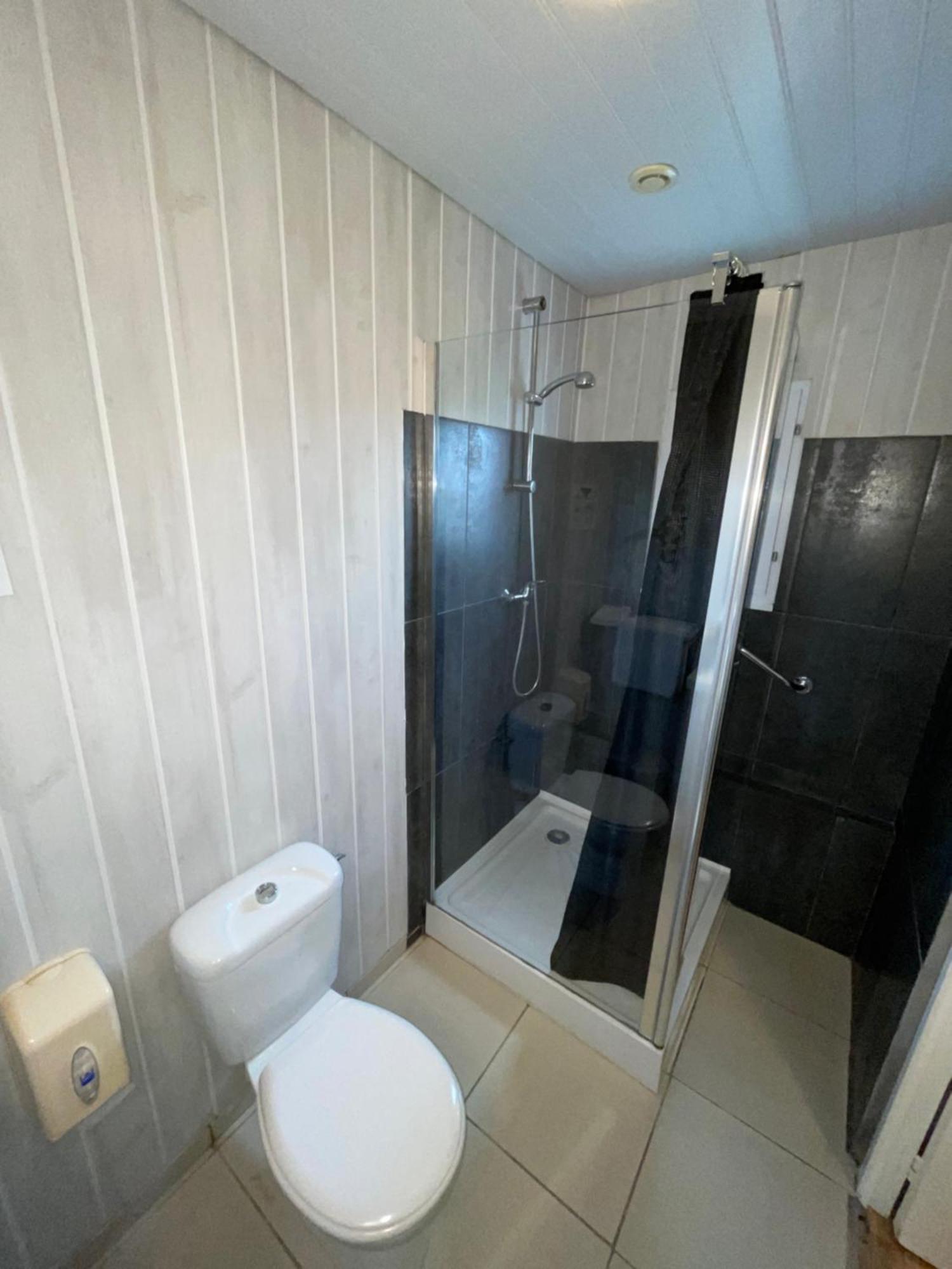 Hotel Auberge Des Charmilles Sainte-Soulle 部屋 写真