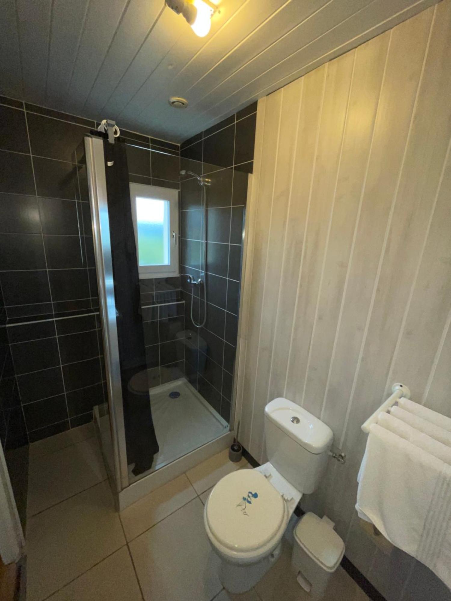 Hotel Auberge Des Charmilles Sainte-Soulle 部屋 写真