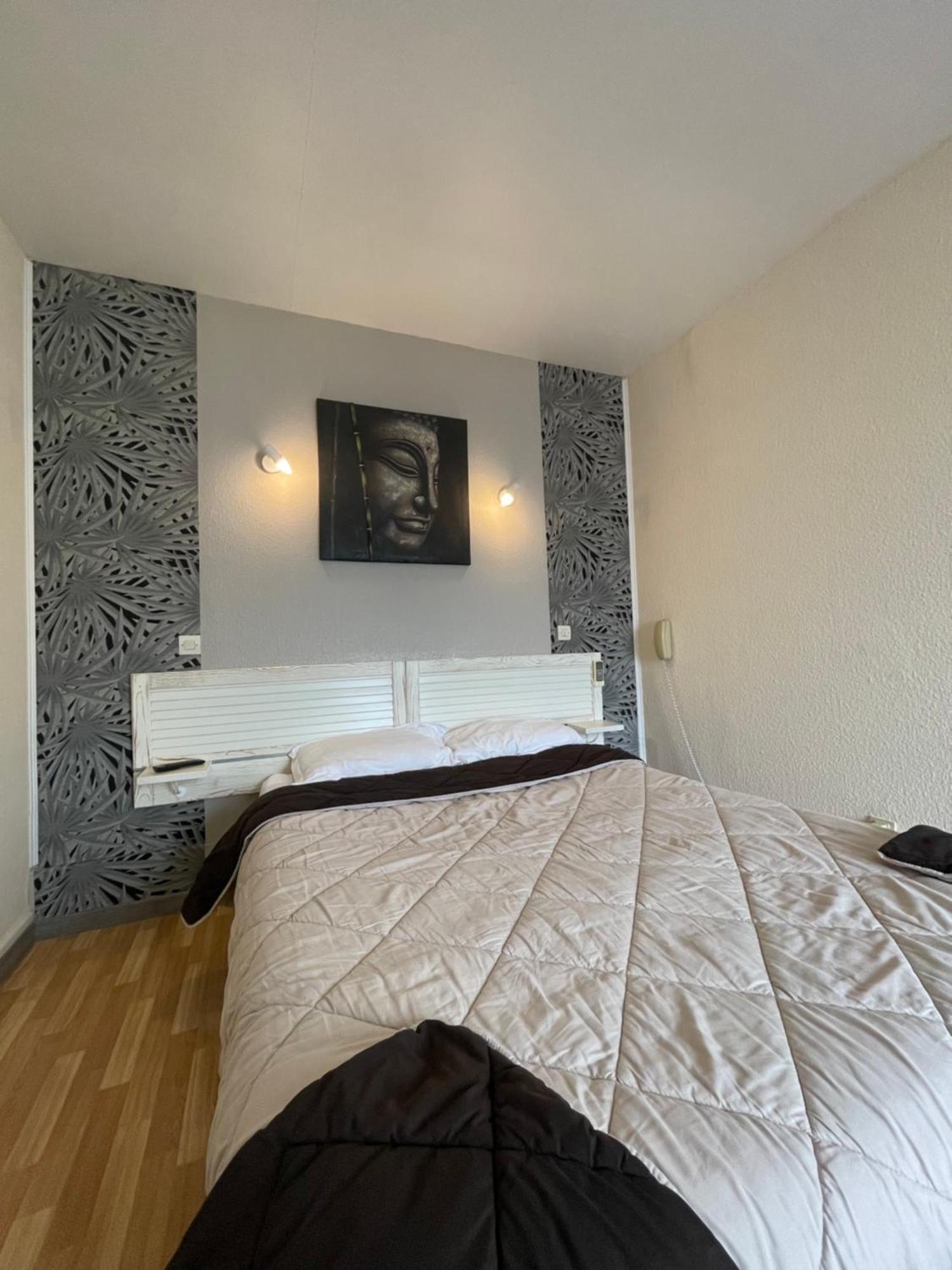 Hotel Auberge Des Charmilles Sainte-Soulle 部屋 写真